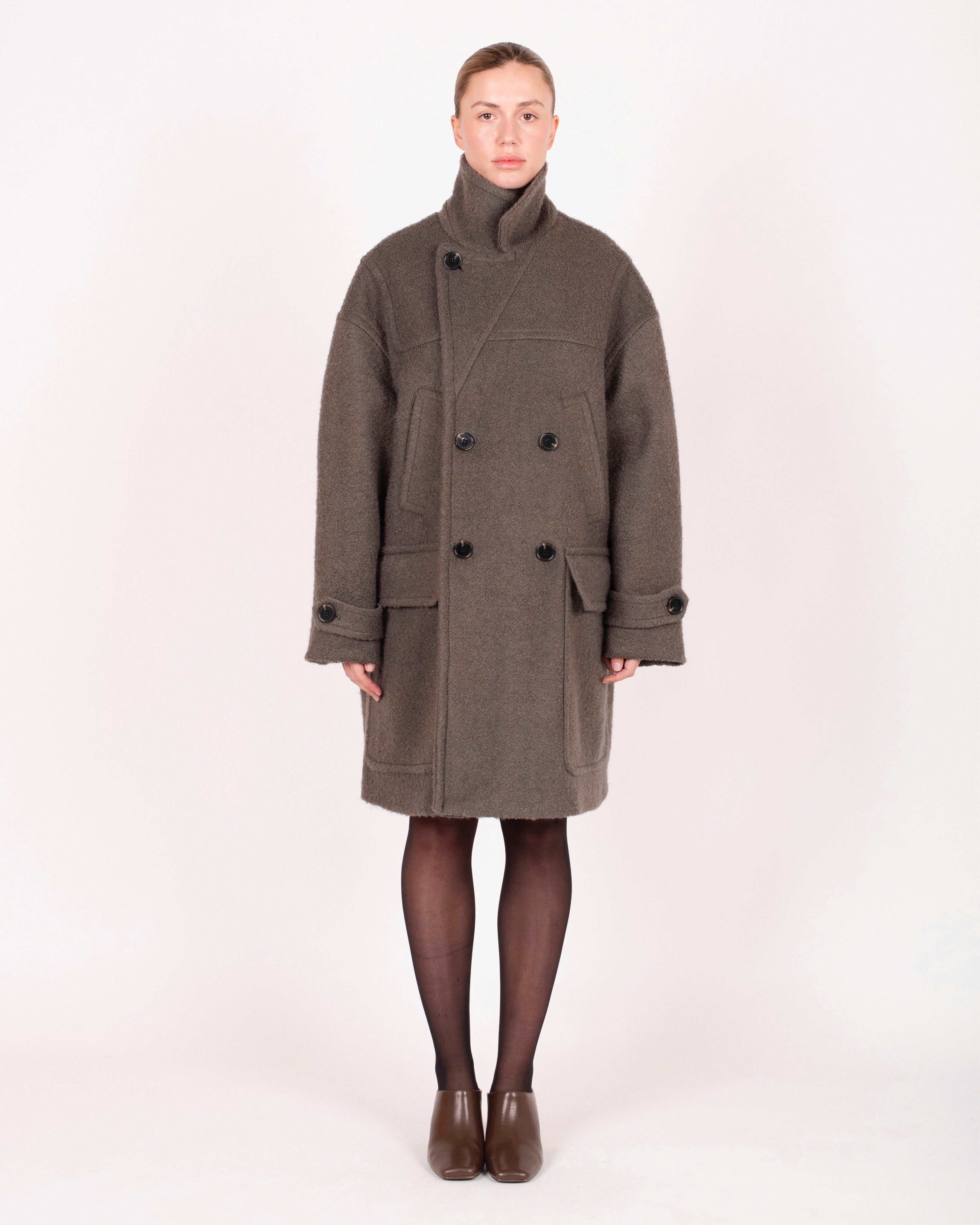 Manteau croisé en laine semi-bouclée