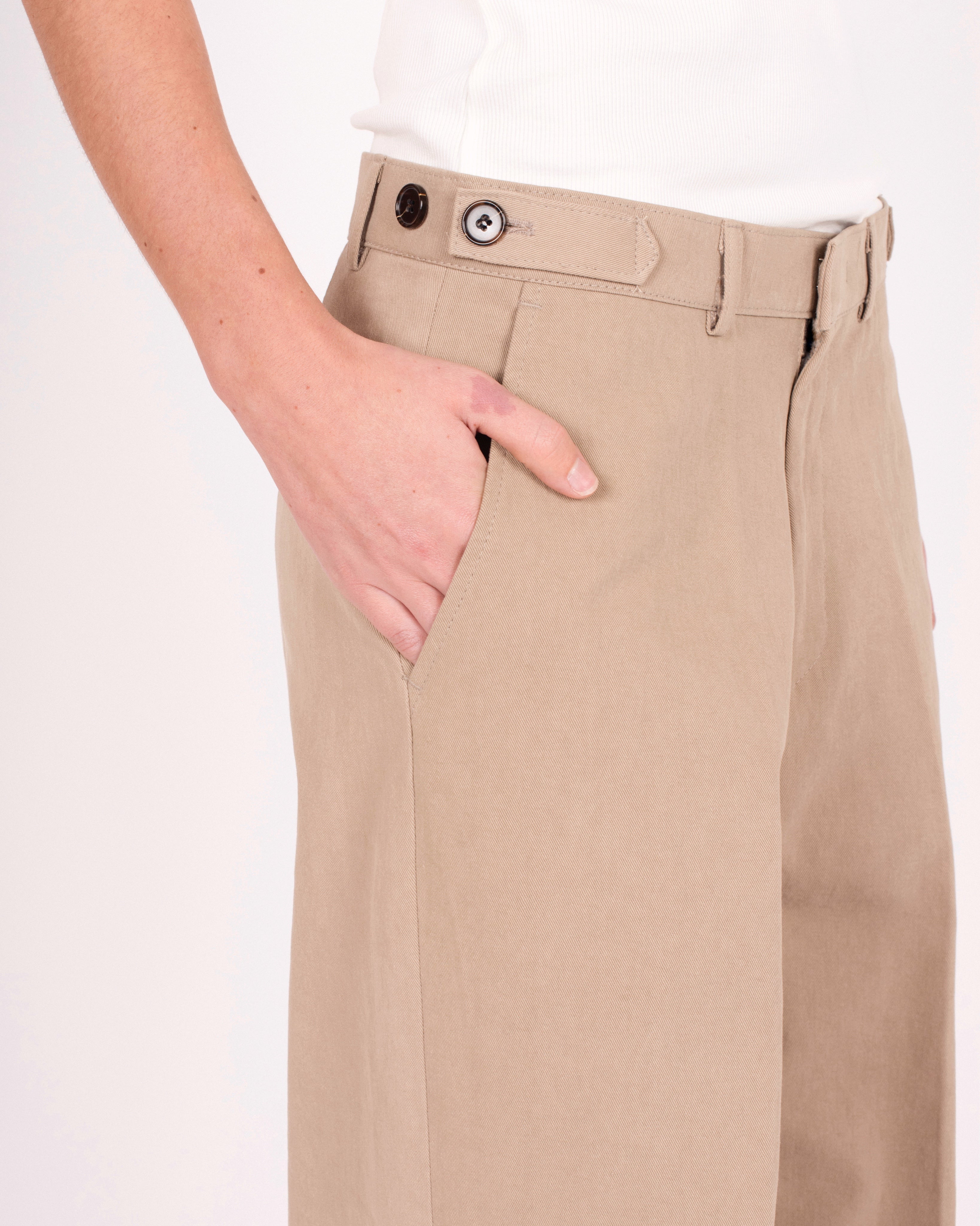 Pantalon droit à taille boutonnée en coton