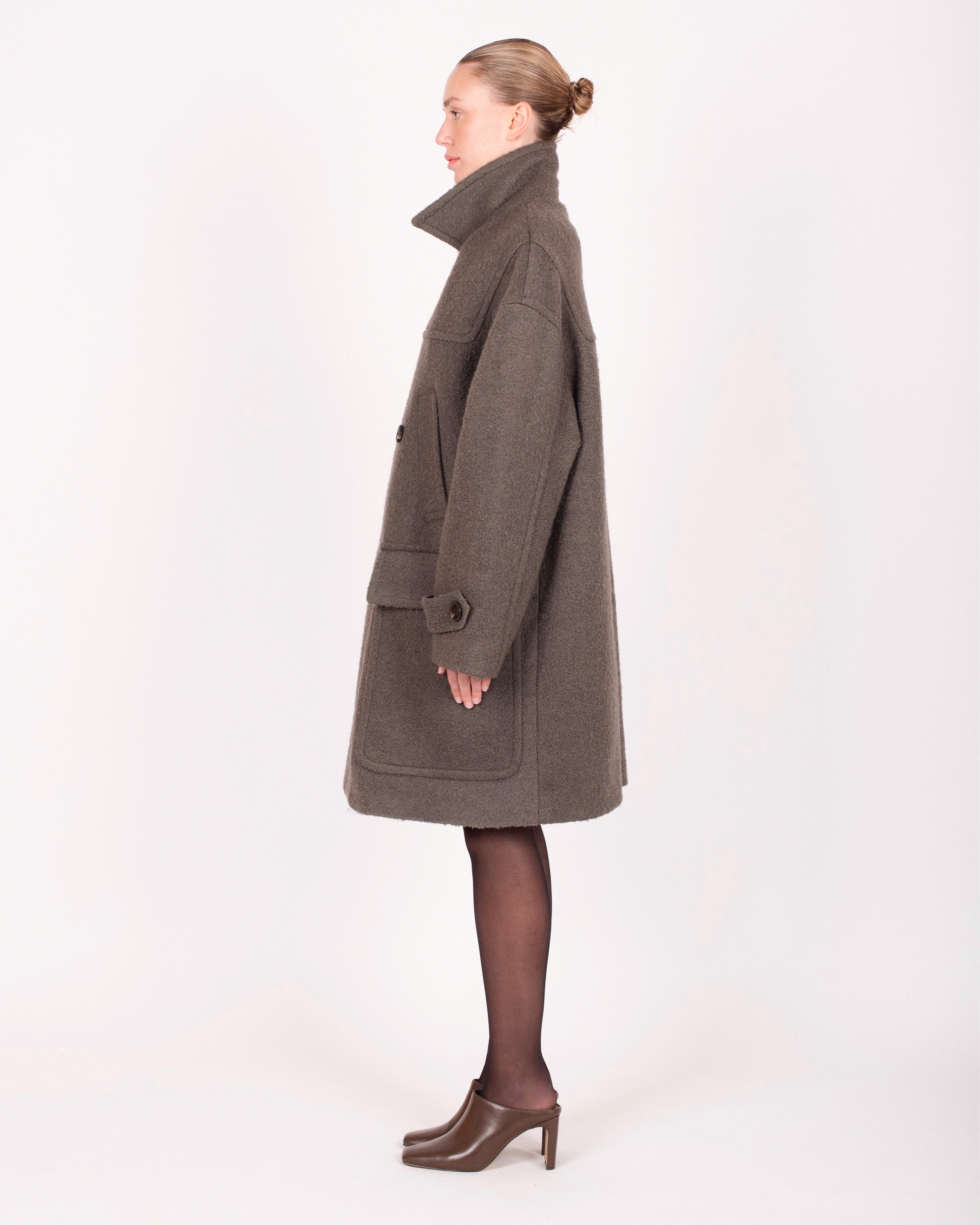 Manteau croisé en laine semi-bouclée